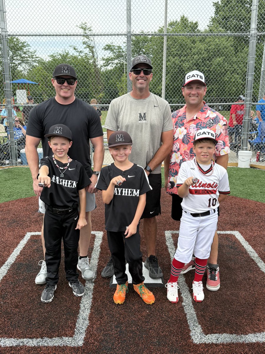 You know you married well when you have ex players with kids the same age as your kids!! <a href="/Debbyrabe13/">Debby Rabe</a> And it is so weird my former <a href="/QUHawksBaseball/">Quincy University Baseball</a> catcher Justin Dunning has a catcher for a son!!!