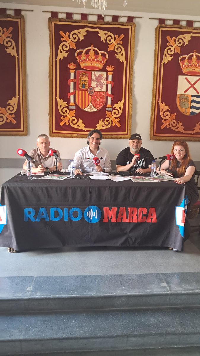 Radio MARCA (@radiomarca) on Twitter photo 🎧¡Lo formamos ya!
#ElCorrillo desde <a href="/rascafria/">Ayto. de la Villa de Rascafría. Oteruelo del Valle</a>
👩🏫 <a href="/vanesadelucio/">Vanesa de Lucio</a>
👨🏫 <a href="/manumartin23/">Manu Martín</a>
👨🏫 <a href="/DavidDeSanchez/">David Sánchez-Cañete</a>
🎙️ <a href="/Sahuqui/">Rafa Sahuquillo🎙</a>
📻radiomarca.com 🎧¡Lo formamos ya!
#ElCorrillo desde <a href="/rascafria/">Ayto. de la Villa de Rascafría. Oteruelo del Valle</a>
👩🏫 <a href="/vanesadelucio/">Vanesa de Lucio</a>
👨🏫 <a href="/manumartin23/">Manu Martín</a>
👨🏫 <a href="/DavidDeSanchez/">David Sánchez-Cañete</a>
🎙️ <a href="/Sahuqui/">Rafa Sahuquillo🎙</a>
📻radiomarca.com