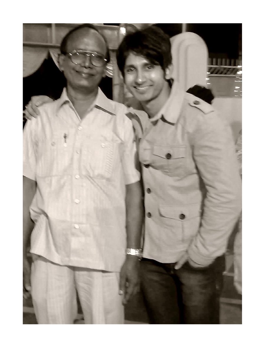 बाबा 
और 
मैं..💕

#HappyFathersDay 
#Shambhusen #FathersDay2025 
#love #FatherAndSon #nivaansen