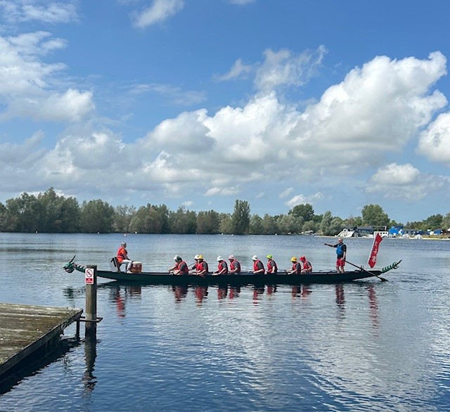 hitachihtas's tweet image. On Thursday last week, our team took part in the Maggie&apos;s Oxford Dragon Boat Race, raising funds for the incredible work Maggie’s does in providing free cancer support and information across the UK. #VolunteeringDay #SupportingOurCommunity #MaggiesOxford #DragonBoatRace