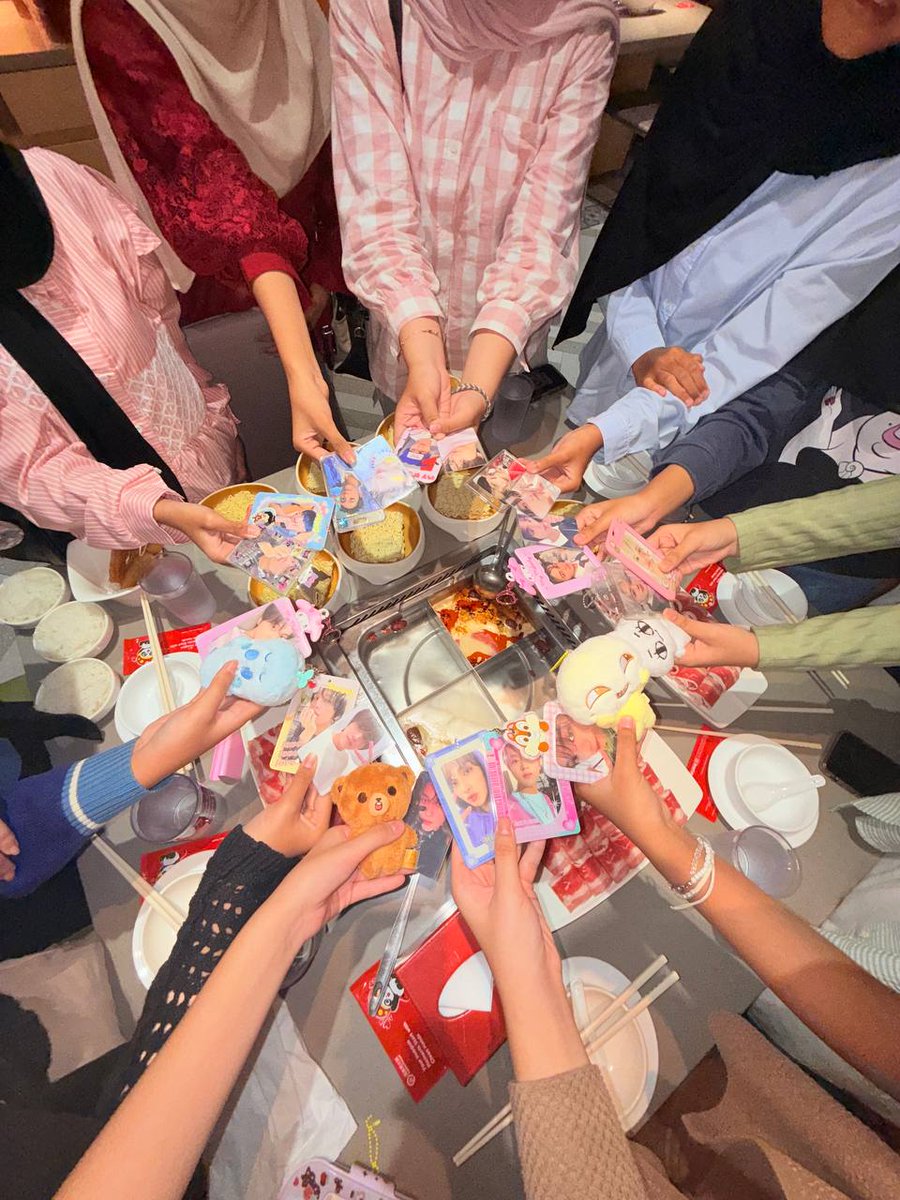 unAa || mau ketemu JNJM 😔 tweet media