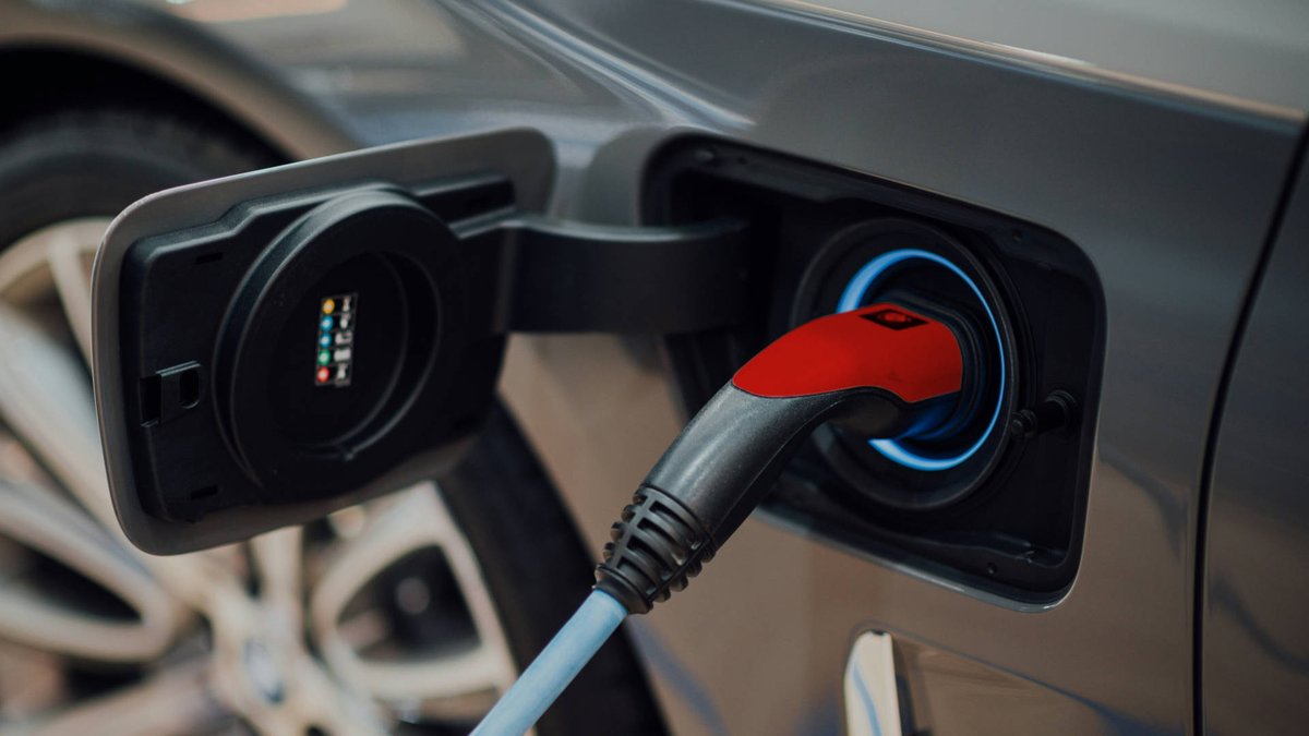 The clean-tech sector isn't just evolving — it's transforming at speed. For senior leaders, the challenge is to lead through sharp, discontinuous change that reshapes markets overnight. Is your leadership strategy built for what's coming next?
insights.transearch.com/2025/06/16/lea…

#TRANSEARCH