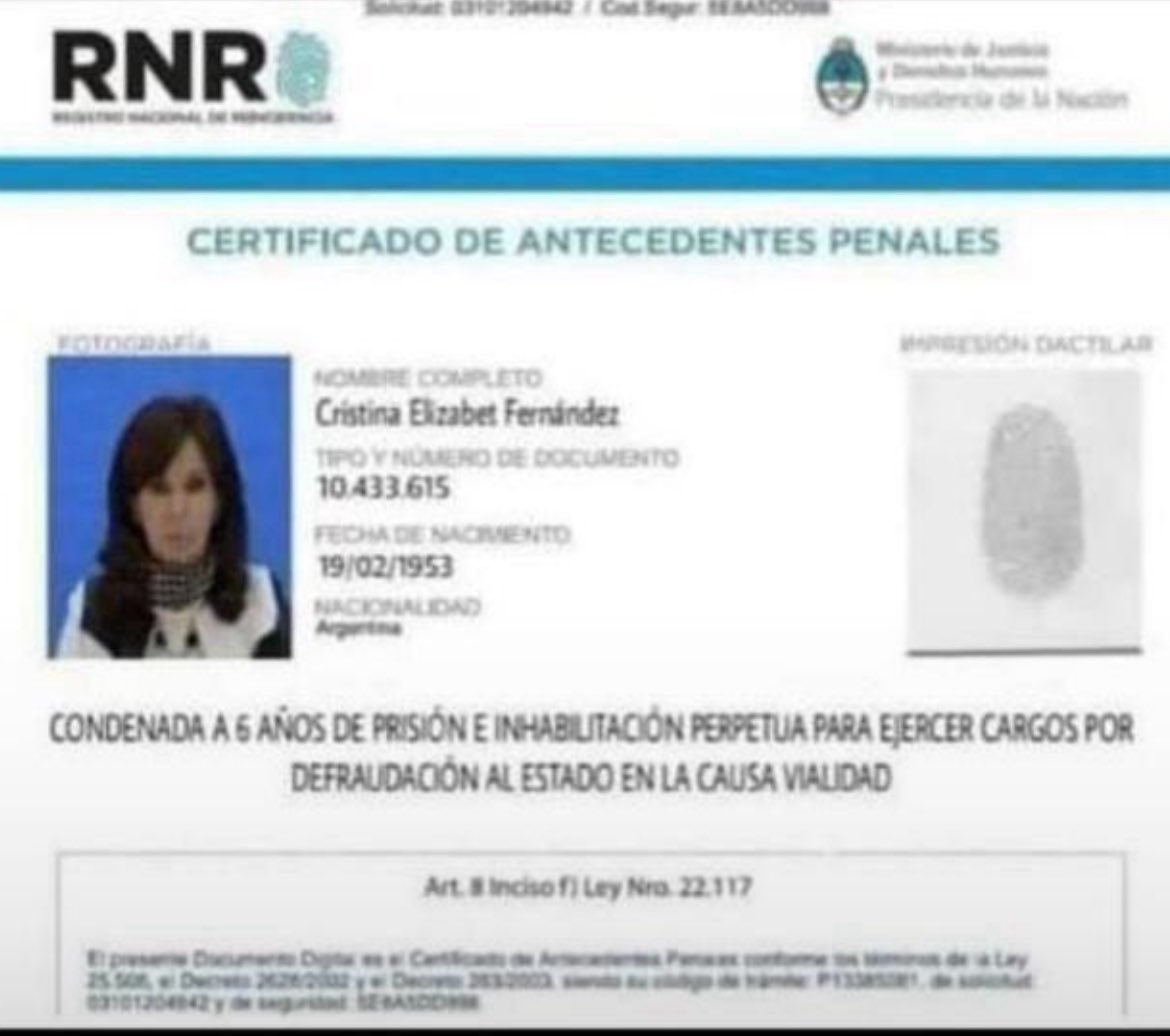 MximaReina1's tweet photo. Esto es lo que la vuelve más loca a la rea Cristina Kirchner : Certificado de Antecedentes penales y que ya está en los archivos de Interpol . Ya manchó sus dedos tocando el piano además . https://t.co/f5u5jz0QPV
