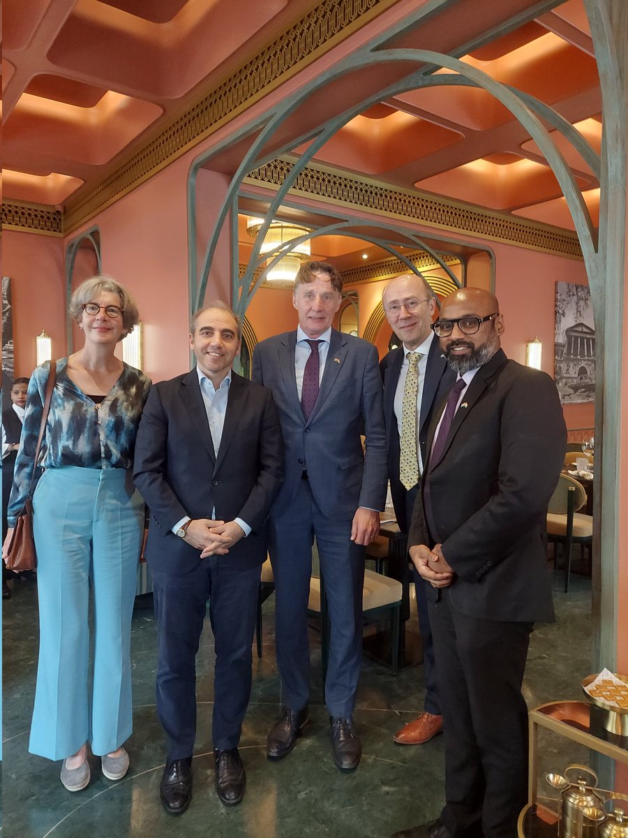 NL Consulate Mumbai (@nlinmumbai) on Twitter photo Consul General Nabil Taouati hosted a meeting with NL Chief Phytosanitary Officer Meeuwes Brouwer, Sr. Policy Advisor, NVWA, Marieke Florijn, Agri Counsellor <a href="/MichielvanErkel/">Michiel van Erkel</a> & Agri Advisor Prasad Parte. Discussed agrifood opportunities in 🇮🇳, incl. Maharashtra. Consul General Nabil Taouati hosted a meeting with NL Chief Phytosanitary Officer Meeuwes Brouwer, Sr. Policy Advisor, NVWA, Marieke Florijn, Agri Counsellor <a href="/MichielvanErkel/">Michiel van Erkel</a> & Agri Advisor Prasad Parte. Discussed agrifood opportunities in 🇮🇳, incl. Maharashtra.