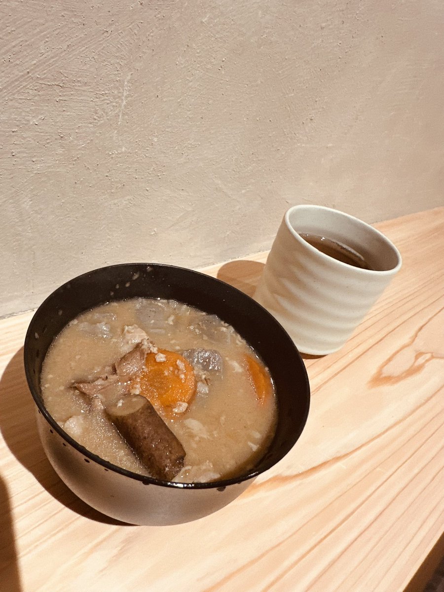 まい.໒꒱°* とぅらんちゅ (@mai0815w) on Twitter photo <a href="/TolandVlog/">TOLAND VLOGのサム</a> 昨日カミムスヒさん行ってきました🍙
午前中からずっと住吉大社回って着いたのおやつの時間でしたが、ランチ「あるよ〜」ってキムタク気分でいただいてきました。
ラス1でした!
おむすび目の前で優しく握っていただいて全部美味しかったです😊1つは持ち帰りに。 <a href="/TolandVlog/">TOLAND VLOGのサム</a> 昨日カミムスヒさん行ってきました🍙
午前中からずっと住吉大社回って着いたのおやつの時間でしたが、ランチ「あるよ〜」ってキムタク気分でいただいてきました。
ラス1でした!
おむすび目の前で優しく握っていただいて全部美味しかったです😊1つは持ち帰りに。