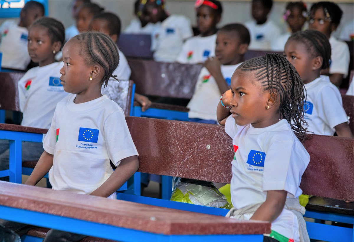 16 juin – Journée de l’enfant africain
L’#UE accorde une place aux droits et au bien-être des enfants africains. Via nos interventions dans la santé,  l’éducation et la nutrition, nous contribuons à donner une vie et un avenir meilleurs aux #enfants 🇧🇫
#AfricanChildDay