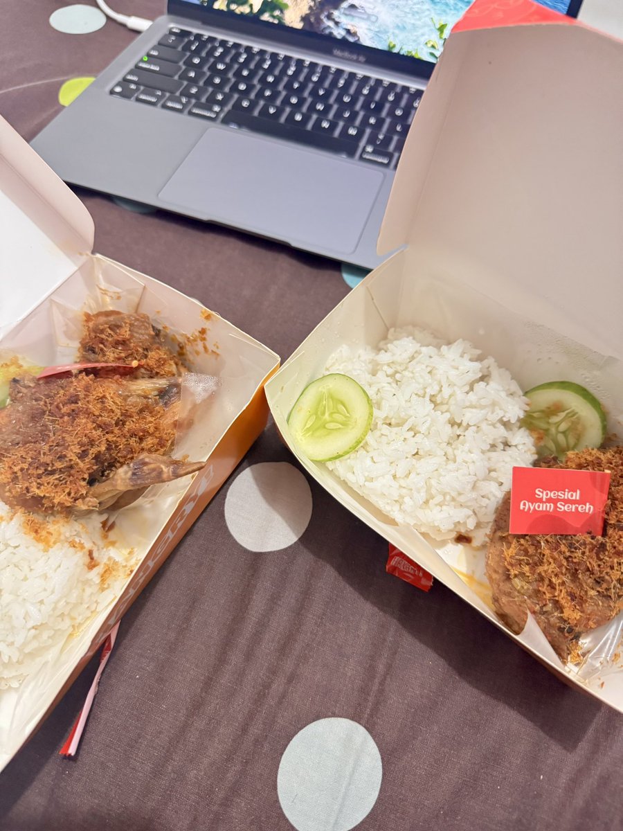 selenouir's tweet photo. comfort food parah sii, kayak plg kerja enaknya langsung pesen Hangryyy rempah nya juara 🙂‍↔️ https://t.co/JdHhvhlgsl