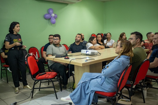 .<a href="/UNFPA/">UNFPA</a> e @Fiocruz realizam formação profissional em urgências e emergências obstétricas, com o objetivo de qualificar profissionais de saúde do Amazonas e de Roraima, oferecendo capacitação em áreas críticas da atenção obstétrica. bit.ly/3FPjVzN
