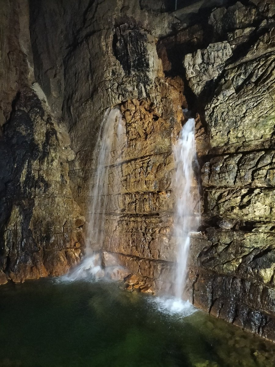 MarcoBombagi's tweet photo. https://t.co/po929beH3B
"Nel cuore del @ParcoSirenteVel a pochi chilometri dall’Aquila, le Grotte di #Stiffe si svelano come una delle meraviglie sotterranee più affascinanti dell’Italia centrale. Un capolavoro scolpito dall’acqua". #Cultura #natura #arte #turismo https://t.co/qa9dZhgQ1P