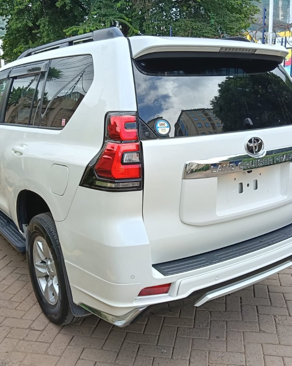 AgbaSales's tweet photo. 🚘 FATHER’S MONTH SPECIAL 🚘
Celebrate strength and legacy with a ride that speaks volumes – the Toyota Land Cruiser Prado TX Diesel 2018 💪

📍 Agba Motors – Ngong Road, Nairobi
📞 0705 809 321 
🌐 https://t.co/LVWqwlBkbk

#fathersmonth #agbamotors #carsoftheday #nairobicars https://t.co/XwVLRgdOEQ