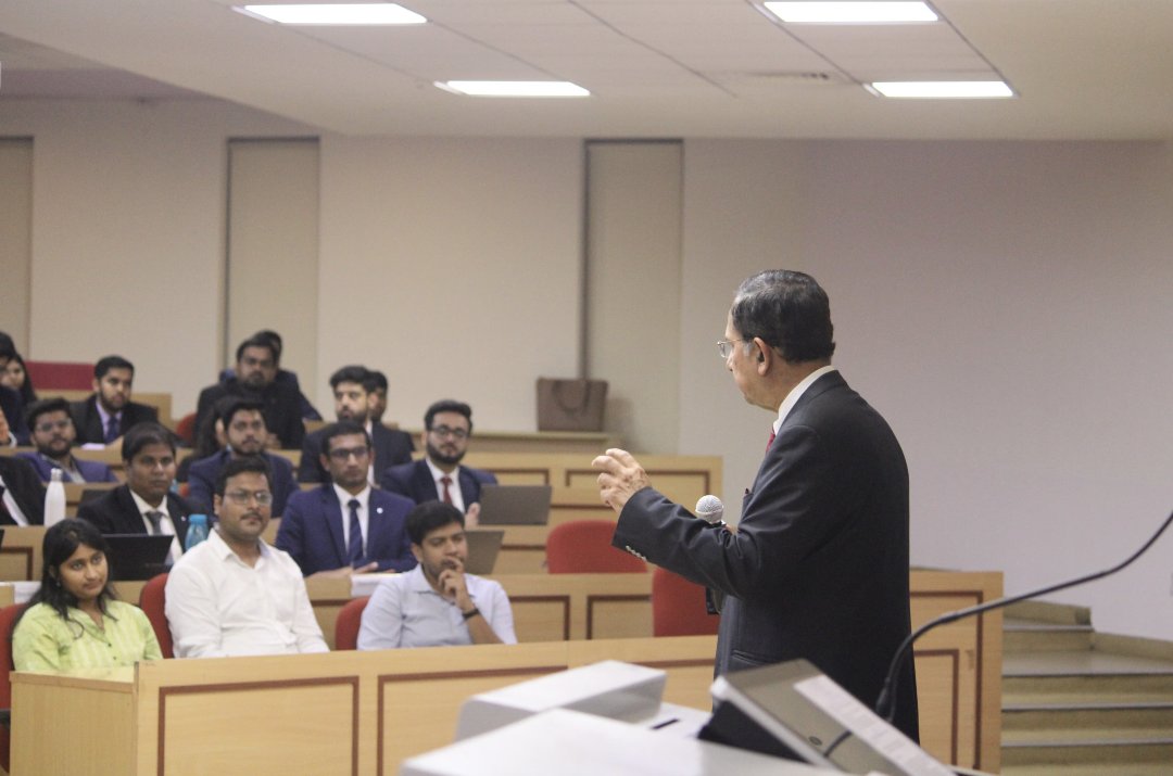 XLRI Jamshedpur was honoured to host Mr. Suresh Narayanan, CMD of Nestlé India, for an inspiring session on crisis leadership. His insights from the Maggi crisis reminded us: “Crisis doesn’t build character—it reveals it.”
#XLRI #Leadership #Nestle