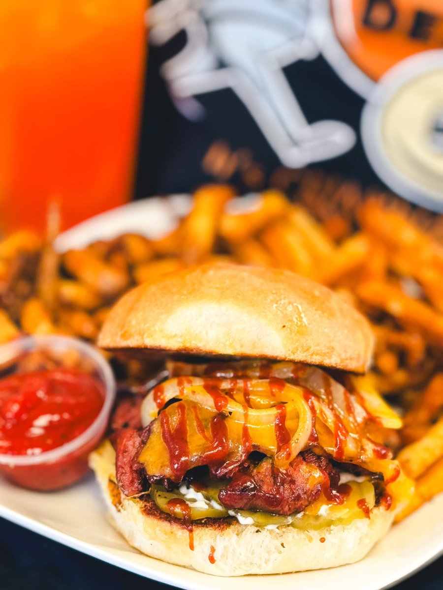 Chef Special
Jalapeno BBQ Burnt End Sandwich
Diced Jalapeno BBQ Burnt End Link 
Sharp Cheddar Cheese 
Thick-cut Bacon 
Crisp Dill Pickle Slices 
Creamy Mayonnaise
Savory Grilled Onions 
Made In OK BBQ Sauce
All on our FAMOUS buttery toasted bun #ThunderUp #NBAChampionship