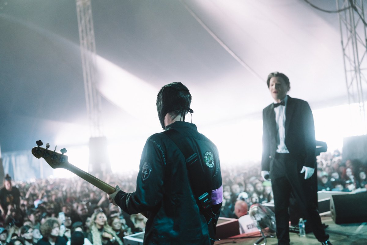 Rock Sound tweet media