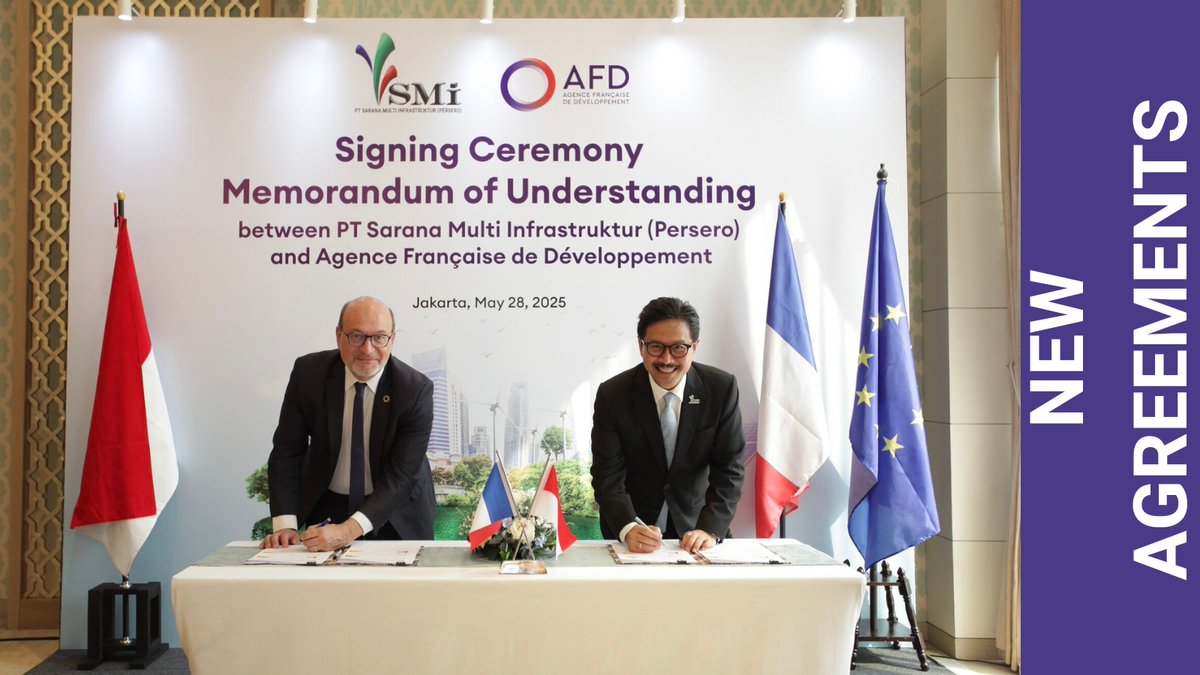 <a href="/RiouxRemy/">Rémy Rioux</a> signed 2 major advances in Indonesia:
✅ framework agreement to strengthen AFD's actions (€4 billion committed since 2007)
✅3ᵉ MoU (Memorandum of Uderstanding) with PT SMI to accelerate green finance

To find out more about our actions in 🇮🇩: bit.ly/3SVbkyu