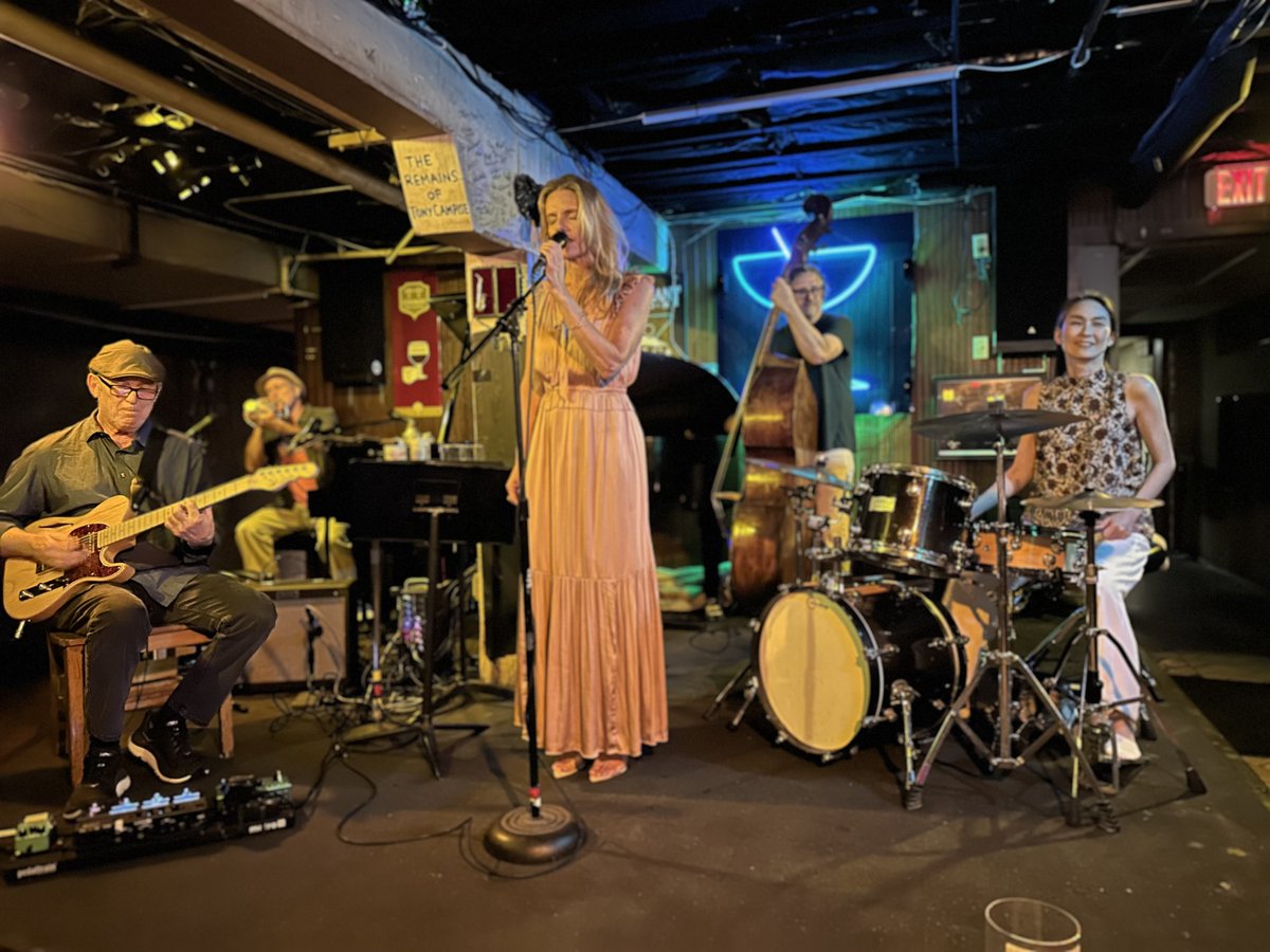 accompanycap's tweet image. 2025 Small Business Finance Forum! Always great to see OFN CEO Harold Pettigrew, Jr. and all our other friends and colleagues. Plus terrific barbecue at Coopers and music at the Elephant Room! #smallbusiness #smallbusinesssupport