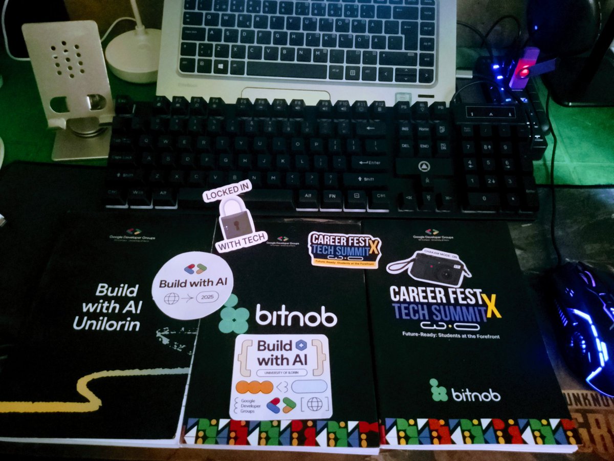 develijah3's tweet photo. My merch from @gdgoc_unilorin event this year plus the shirt πββοΈπ
#BuildWithAIUnilorin
#CareerFest https://t.co/M9hhSqXpu0