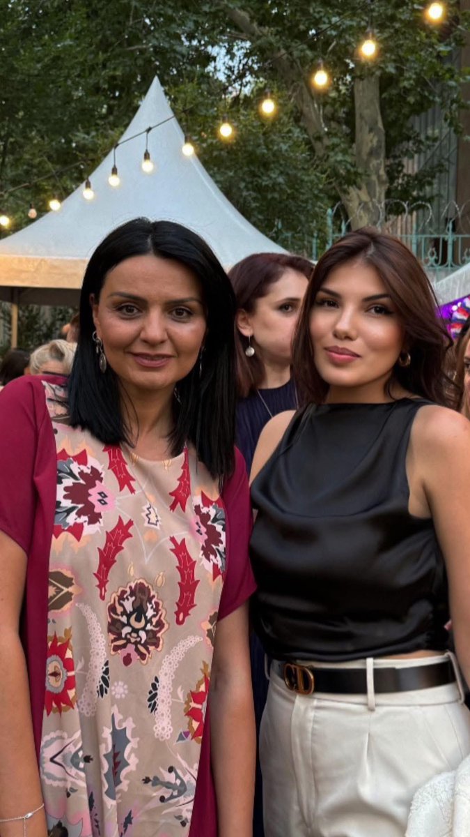 Liana Margaryan (@lio___m) on Twitter photo My favorite journalists from Artsakh 🇦🇲✊🏻♥️
Siranush Sargsyan (<a href="/SiranushSargsy1/">Siranush Sargsyan</a> )& Lilit Shahverdyan (<a href="/lilithiumm_/">Lilit Shahverdyan</a> )voices of truth, courage, and resilience the world needs to hear.
#Artsakh #Armenia My favorite journalists from Artsakh 🇦🇲✊🏻♥️
Siranush Sargsyan (<a href="/SiranushSargsy1/">Siranush Sargsyan</a> )& Lilit Shahverdyan (<a href="/lilithiumm_/">Lilit Shahverdyan</a> )voices of truth, courage, and resilience the world needs to hear.
#Artsakh #Armenia