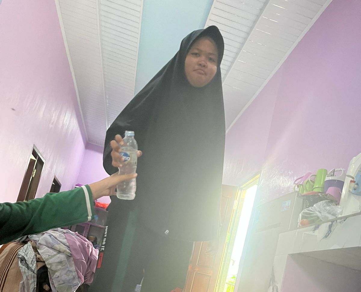 gaktahugabutt_'s tweet image. Padahal lagi gak siap, eh tiba-tiba main cekrek aja. Hasilnya jadi gini deh 

#CaratSelcaDay #CSD bersama nyuui risol dan #MINGYU sayangku🤭🤭🤭🤭🤭