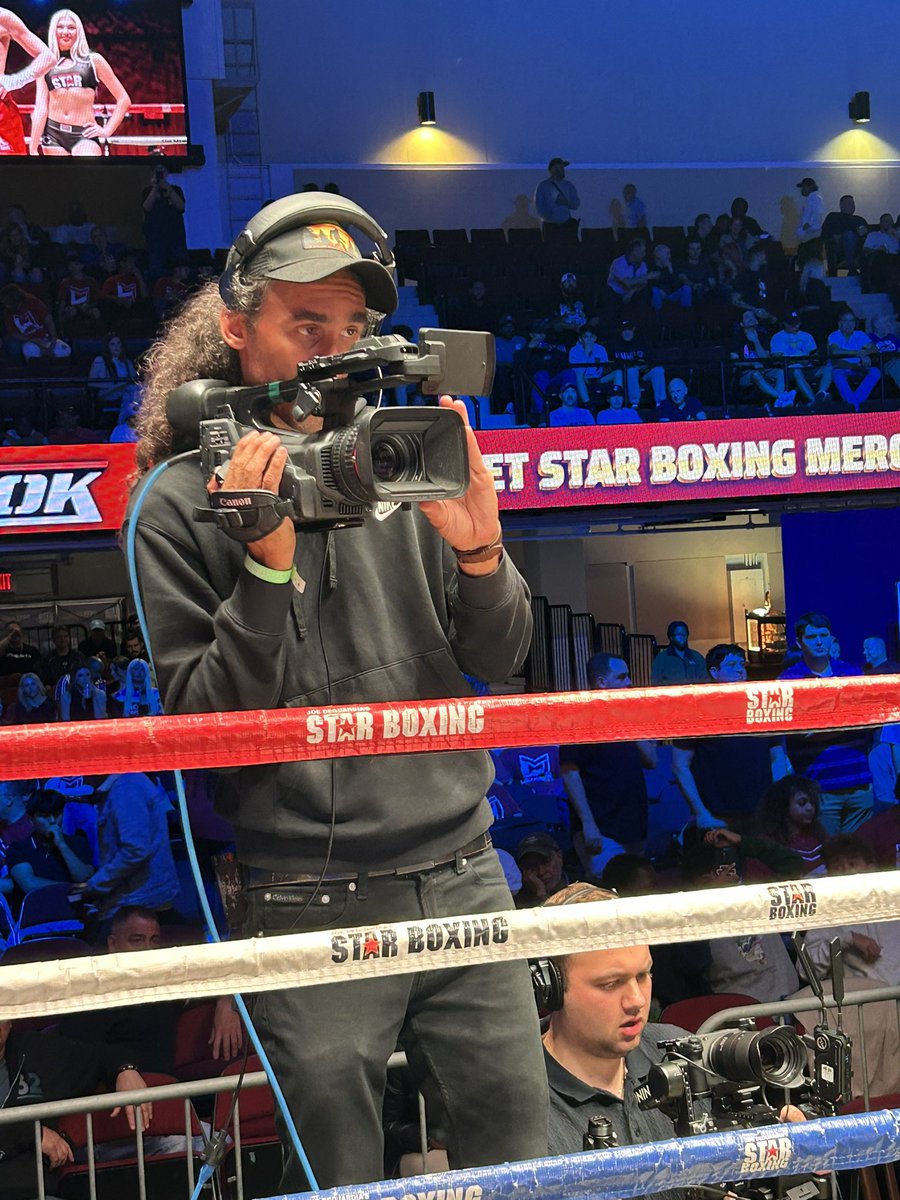 LinacreMedia's tweet photo. Great being back home at the #WestchesterCountyCenter and back in the ring with @StarBoxingβΌοΈ
Live once again on https://t.co/jB0CzF3V1M with many many re-airs on #MSGNetworks πΊ.
Β
#ItsGoTime #Boxing #RingAnnouncer #LinacreMediaEvents #LinacreMediaOnTV π₯πΊππ₯πͺπ₯ https://t.co/7bcLtGfJce