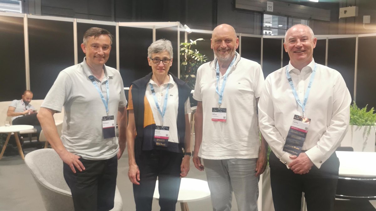 Josep Carreras Leukaemia Research Institute (IJC) (@carrerasijc) on Twitter photo 📢 Thrilled to share that <a href="/MarcusBuschbeck/">Marcus Buschbeck and Lab</a> has been named co-chair of the <a href="/EHA_Hematology/">European Hematology Association</a> Research Committee— helping shape the future of blood cancer research in Europe 🔬🩸
👏 Congratulations on this well-deserved honor! 📢 Thrilled to share that <a href="/MarcusBuschbeck/">Marcus Buschbeck and Lab</a> has been named co-chair of the <a href="/EHA_Hematology/">European Hematology Association</a> Research Committee— helping shape the future of blood cancer research in Europe 🔬🩸
👏 Congratulations on this well-deserved honor!