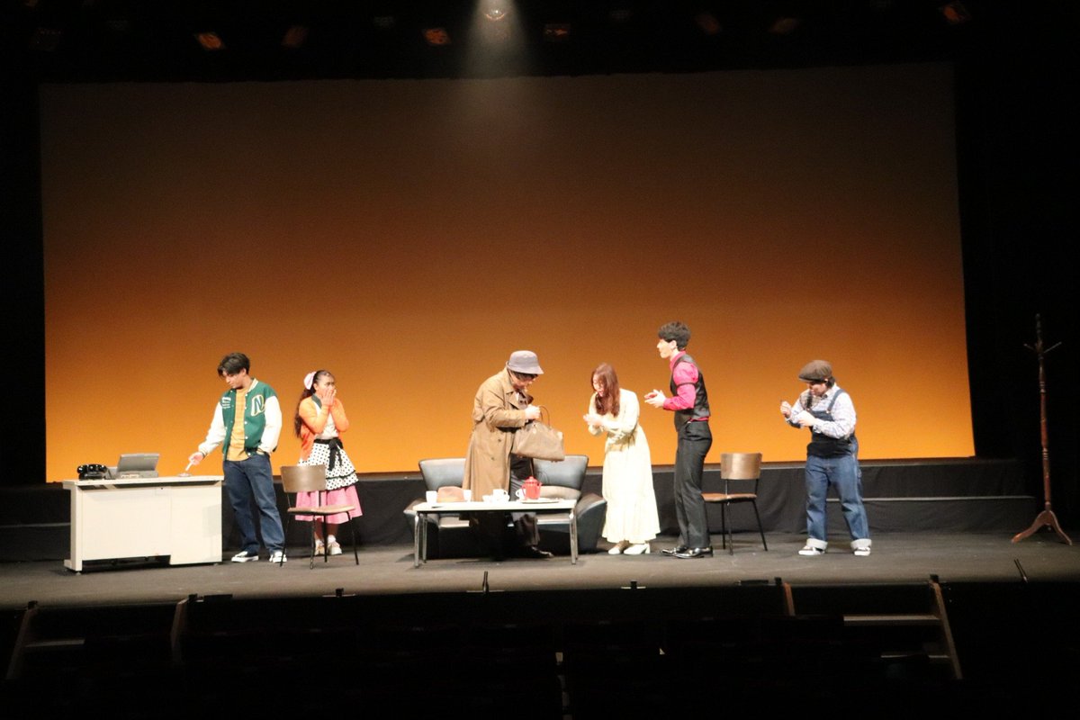 nagisa_pome's tweet photo. もうこのメンバーで演劇が出来ないのか……と今とっても寂しい気持ちでいっぱいです。
悩む事ももちろんあったけど、とてもいい時間だったと今なら思います。
また何処かの現場で一緒になれたら嬉しいな🍀
#OneShout https://t.co/Db4gKhXHJD