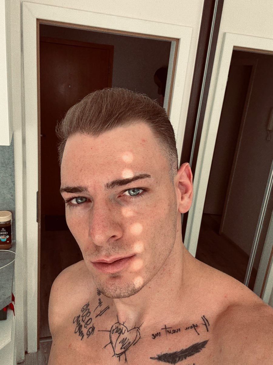 With glasses or without? Tell me in comments💕