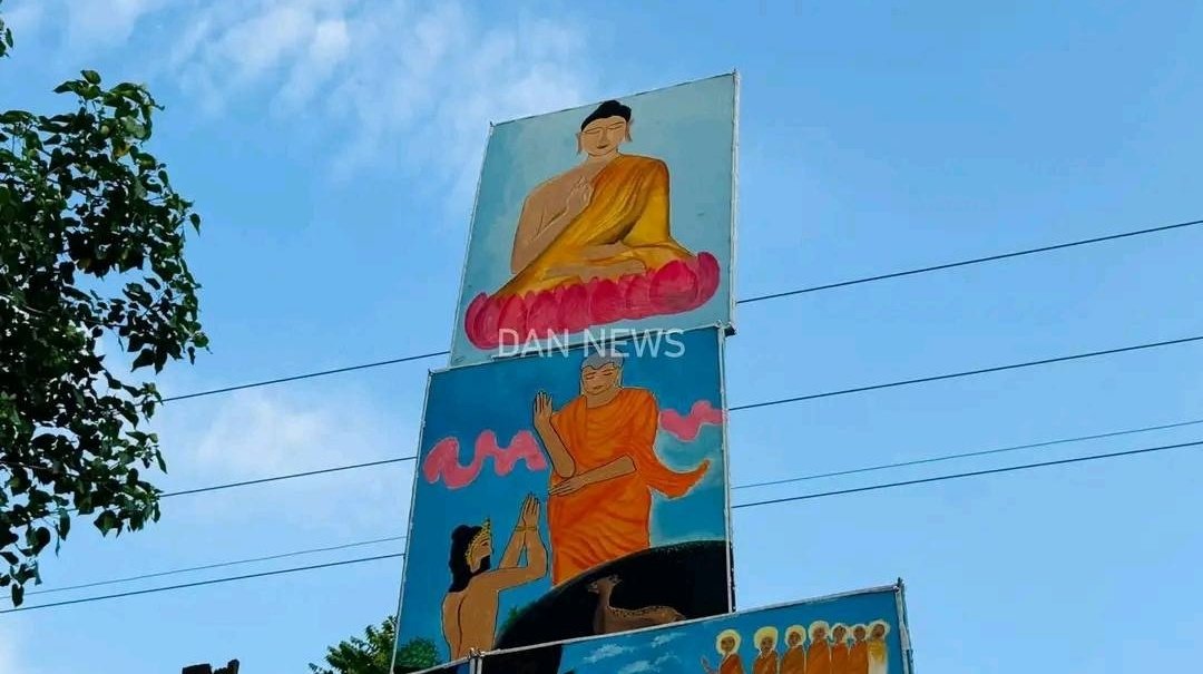 SethFromColombo's tweet photo. 🕉️Tamil hindu mobs have vandalized a Buddhist Poson Pandal created by Some Tamil kids in northern Sri Lanka .

Whats wrong with racist tamil hindus. Why do they go crazy seeing an image of buddha ,buddhist temple or a monk?

Tamil hindu barbarism and chauvinism must be ended https://t.co/lTd1RXnxW7