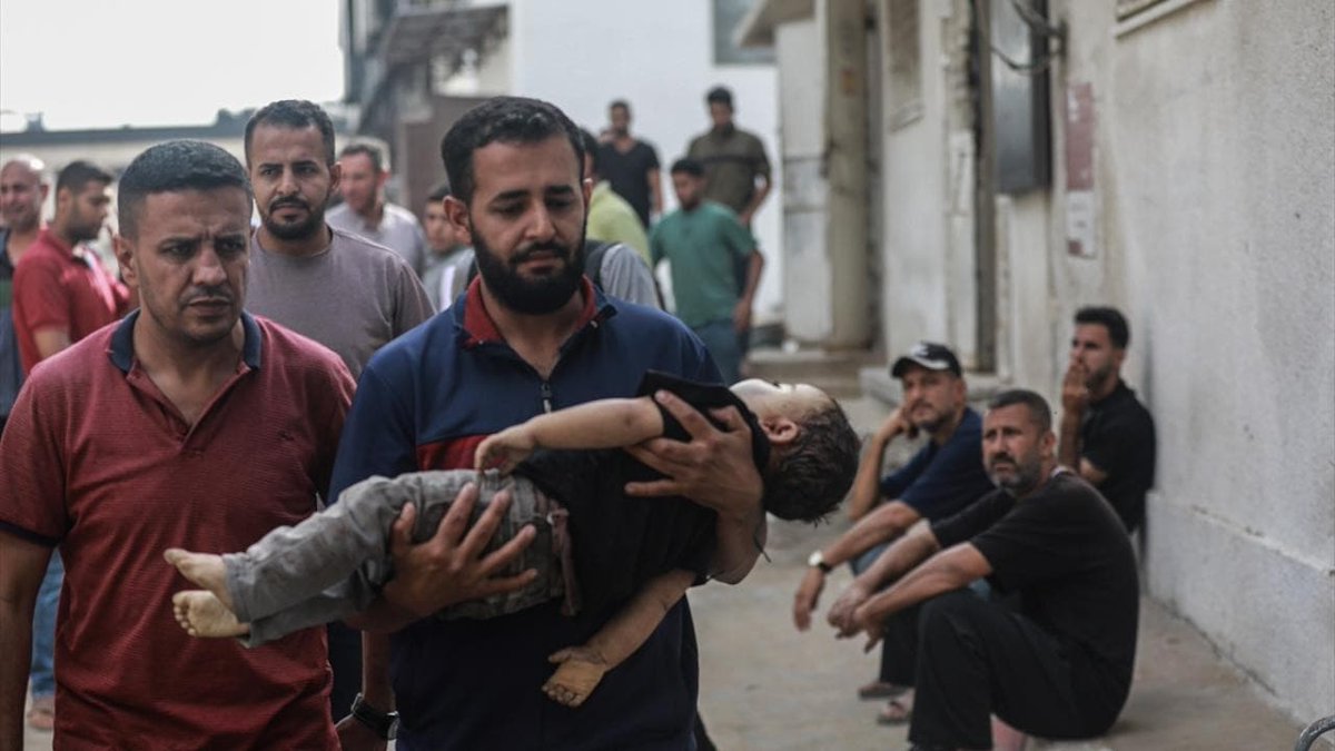 Soykırımcı İsrail'in Gazze'ye son 24 saatte düzenlediği saldırılarda 68 masum sivil daha hayatını kaybetti

İşgalci İsrail'in Gazze Şeridi'ne 7 Ekim 2023'ten bu yana düzenlediği saldırılarda hayatını kaybedenlerin sayısı son 24 saatte 68 artarak, 55 bin 432'ye yükseldi.