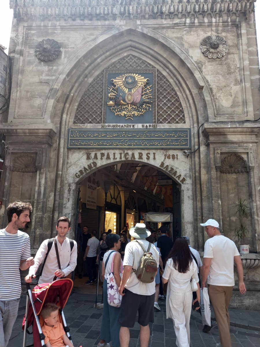 MarthaLievano4's tweet photo. De compras. #GranBazar #TeTurco #Narguile #Istanbul #Turkey https://t.co/04gK0IxwjO