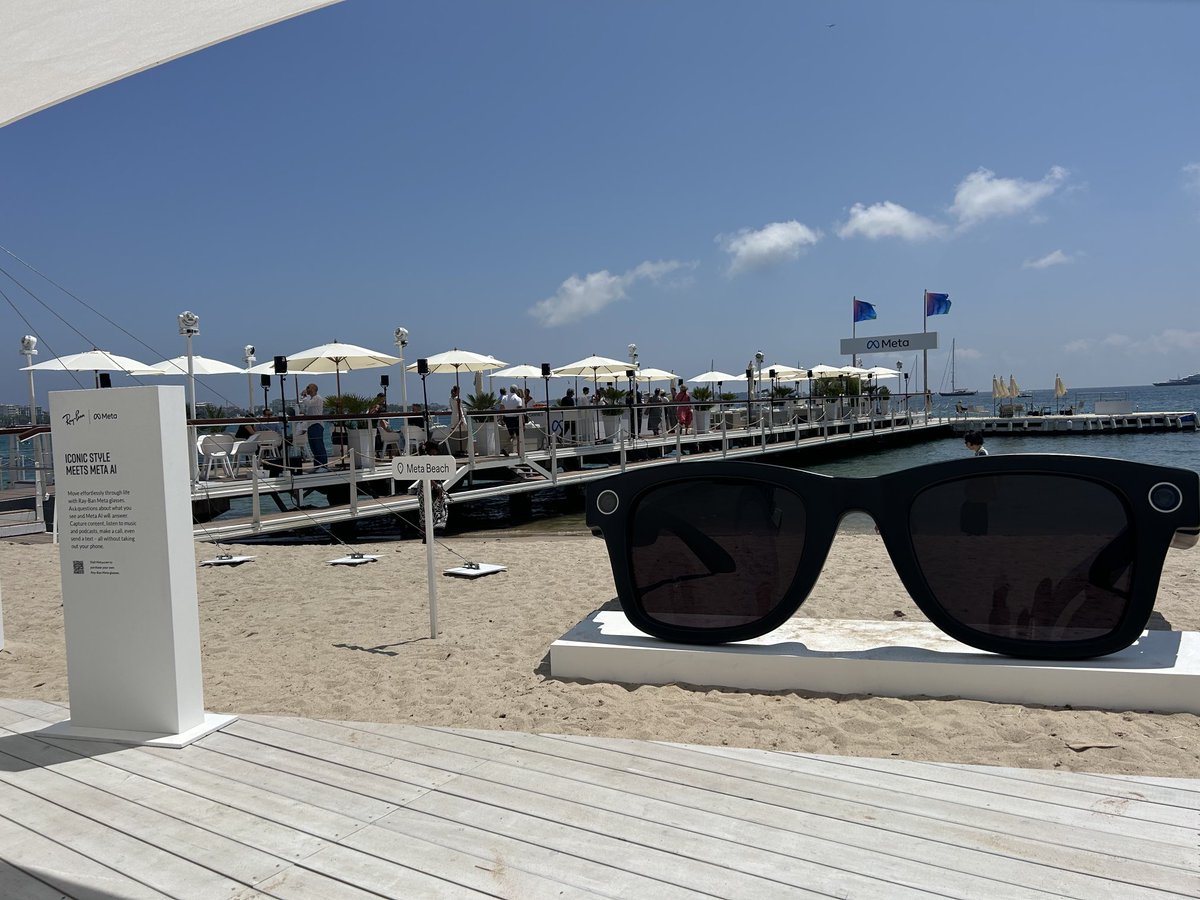 Meta selling some hi tech RayBans here on the beach. Don’t understand French? Hit a button on your shades and it will act as an instant translator. #CannesLions
