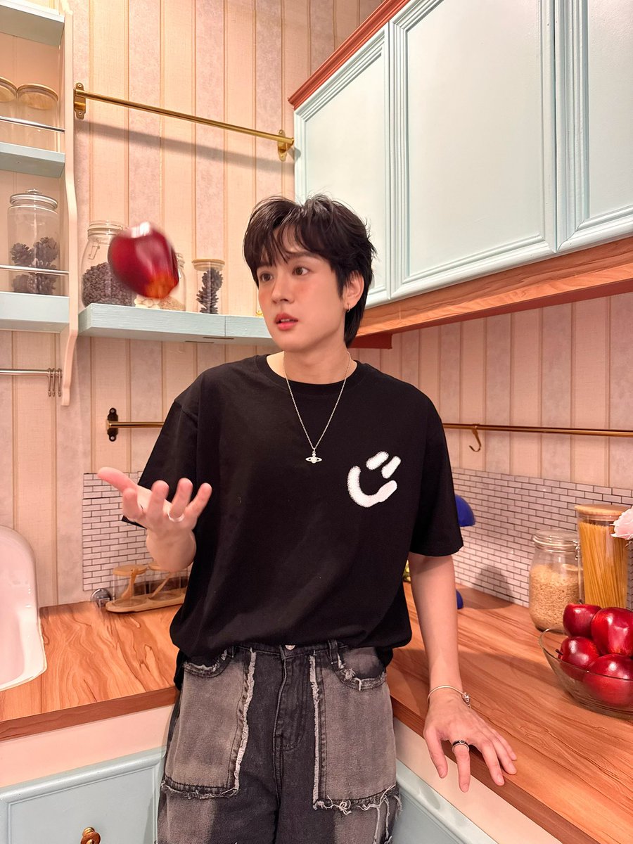 T_Aiemkumchai's tweet photo. B8a 🍎 

600K IG LOVE PONPON

#หกแสนฟอลขอรักภณนานๆ
#PonThanapon
#boubou https://t.co/Gbfw4iD0Xc