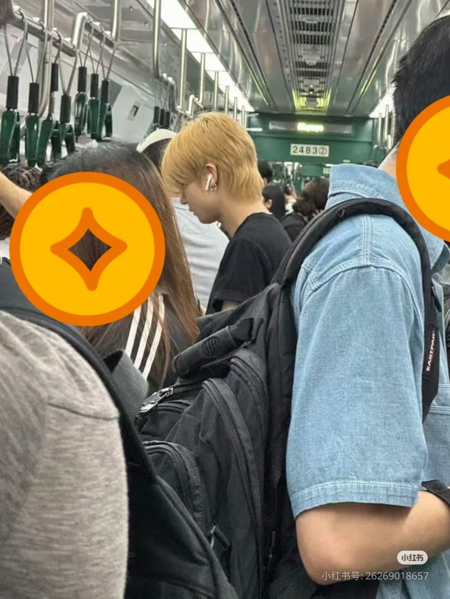dearshoheii's tweet photo. So OP was in Myeongdong to get hotpot. While riding the subway, they saw this guy who totally looked like a trainee or an idol. But OP didn’t recognize who he was, so they posted about it on their XHS account asking for help to identify him-
#SHOHEI https://t.co/nyzFppJSGF