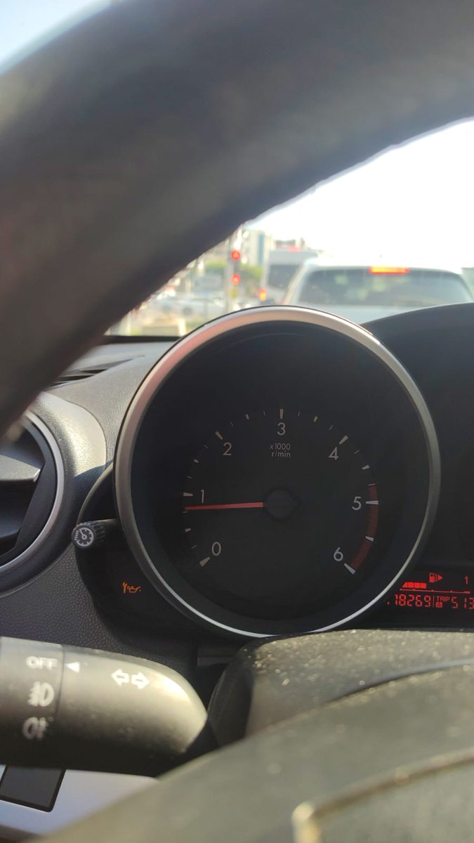 Mazda 3 araçtaki bu ışık ne anlama geliyor? Bilen yardımcı olabilir mi?