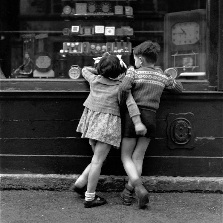 LaocoonofTroy's tweet image. Children in Montmartre, Paris. Photo by Édouard Boubat, 1948.