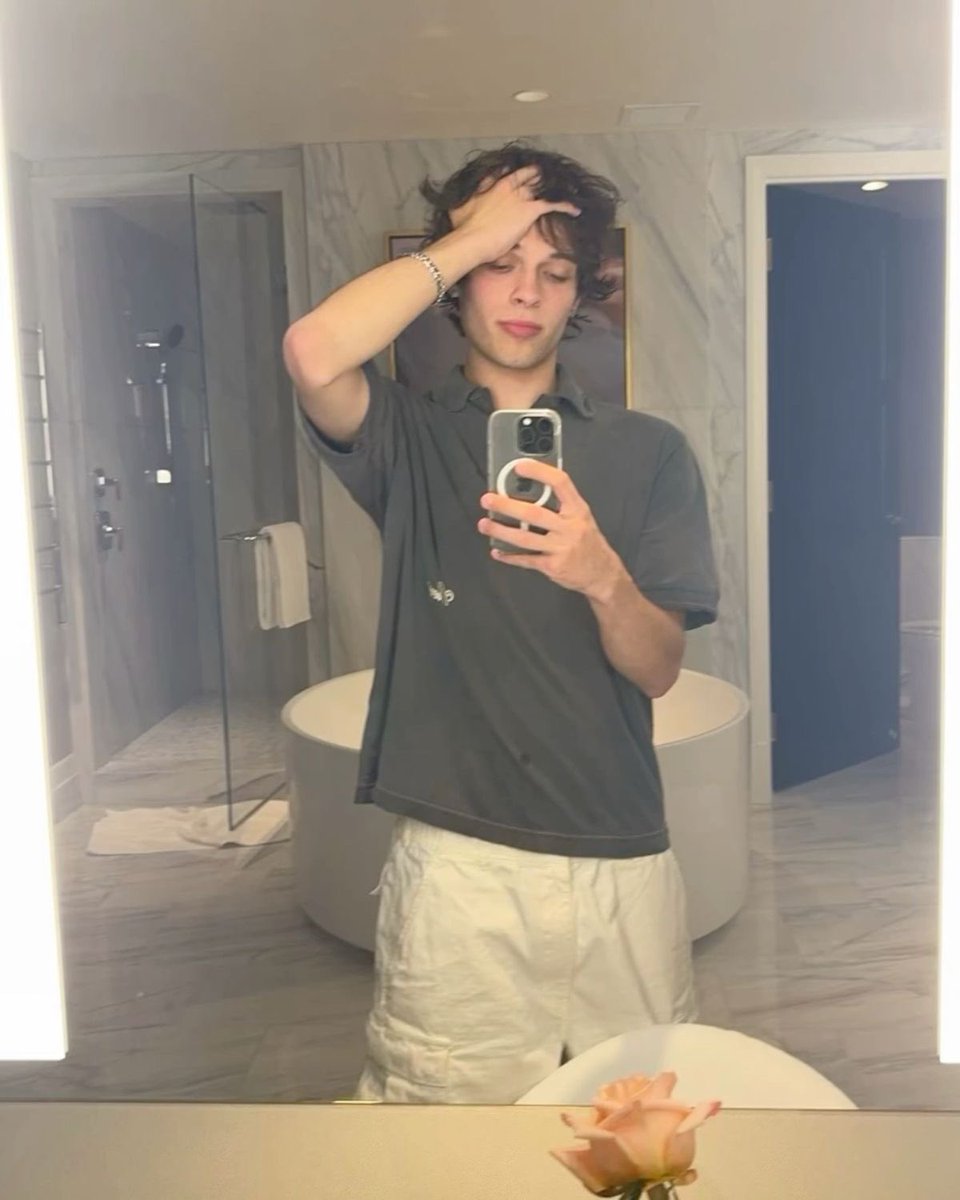 corruptid's tweet image. good morning happy monday!