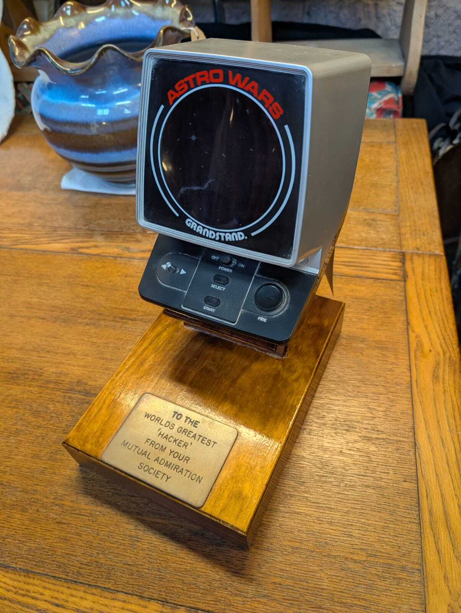 MuseumComputing's tweet image. To the World's Greatest 'Hacker'!
Do you know anything about this item? Did you make it or perhaps present it to Kevin Mitnick?
Found in a house clearance warehouse its new owner would love to know more about it.
youtube.com/watch?v=pcGHSI…
#cybersecurity #hacker #hackernews #history
