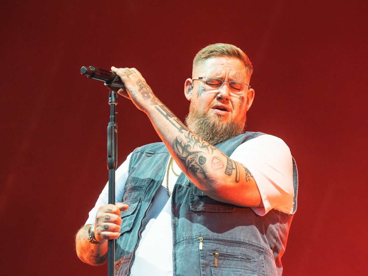 z70photo's tweet photo. Loved @RagNBoneMan at @ForestryEngland Forest Live last night #ForestLive #Cheshire #ChesireLive #LiveMusic #RagNBoneMan https://t.co/0RwsRgUcmr