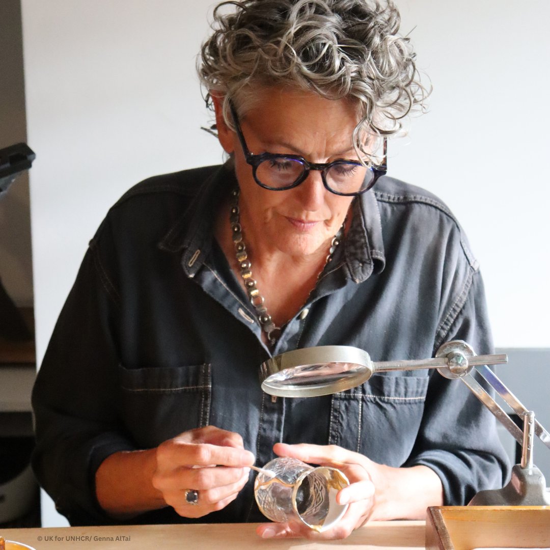 UNRefugeesUK's tweet photo. This #RefugeeWeek, we've commissioned artist Billie Bond to create a one-of-a-kind Kintsugi tea set, using fragments from Ukraine, Syria, Pakistan, Afghanistan & Sudan.
🔗Discover the stories behind the set: https://t.co/YlkbPvTeDB
#FragmentsOfHope https://t.co/T4HTSuEDN3