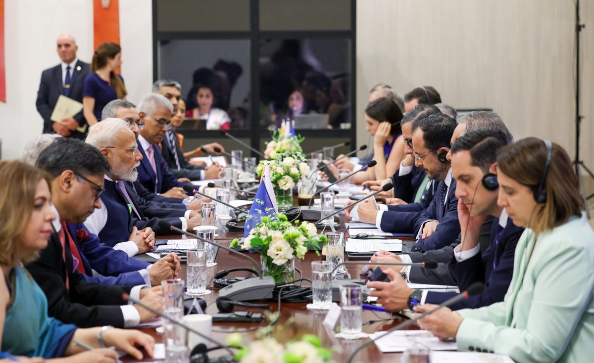 DDChandanaNews's tweet image. ಸೈಪ್ರಸ್‌ ಪ್ರವಾಸ ಕೈಗೊಂಡಿದ್ದ ಪ್ರಧಾನಿ ನರೇಂದ್ರ ಮೋದಿ, ಅಲ್ಲಿನ ಅಧ್ಯಕ್ಷ  ನಿಕೋಸ್‌ ಕ್ರಿಸ್ಟೋದುಲಿದೀಸ್‌ ಅವರೊಂದಿಗೆ ಇಂದು  ನಿಯೋಗ ಮಟ್ಟದ ಮಾತುಕತೆ ನಡೆಸಿದರು.
#PMModiInCyprus