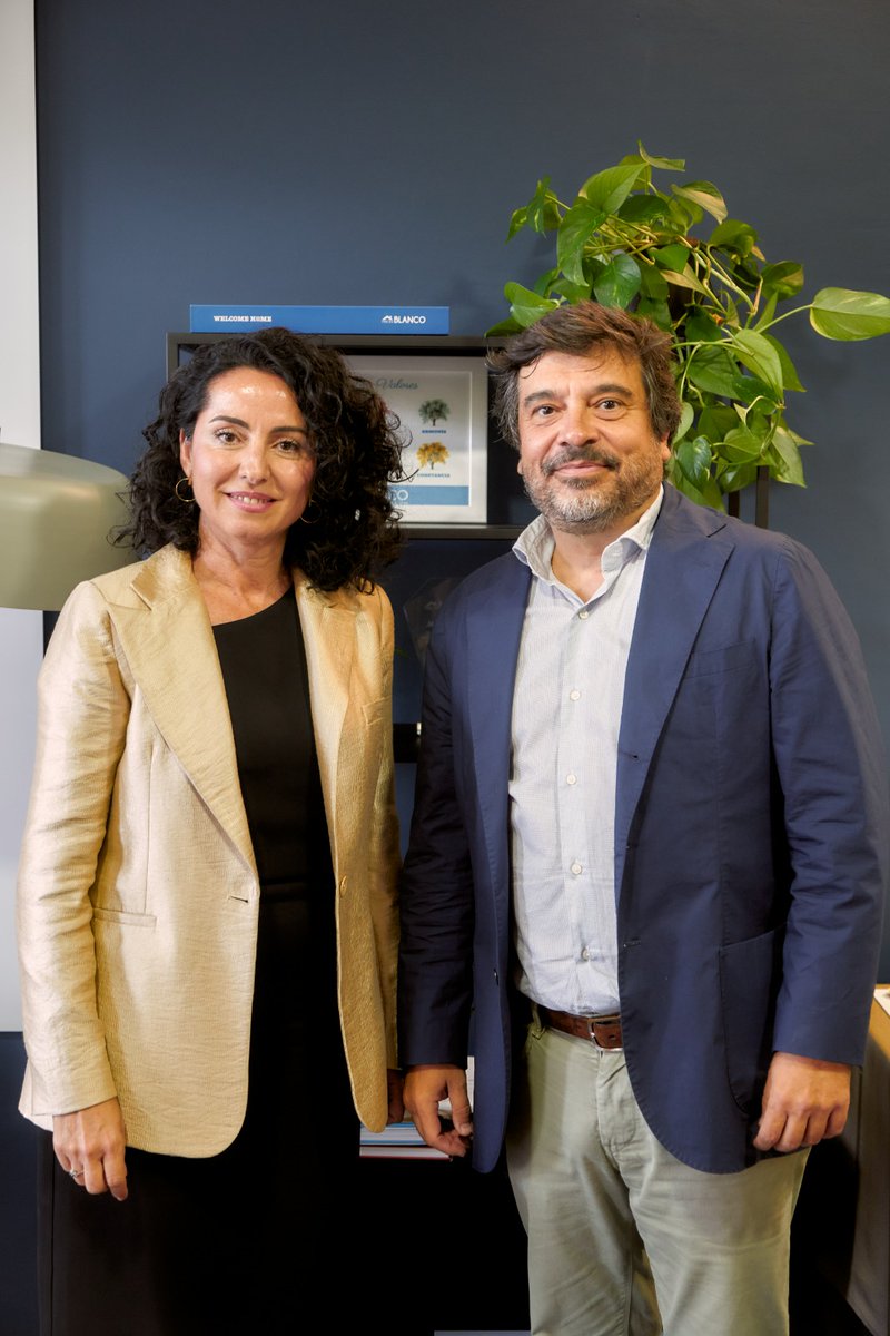 whiterabbites's tweet photo. Formamos parte de la 3ª edición de #VTalks donde Daniel Mòdol y @MercedesBlanco pusieron el foco en cómo se debería de resolver el déficit de vivienda en Barcelona desde una planificación urbana justa y ambientalmente viable.

¡Enhorabuena @VecinosFelices por esta iniciativa! ✨ https://t.co/NVFEOB6nFt