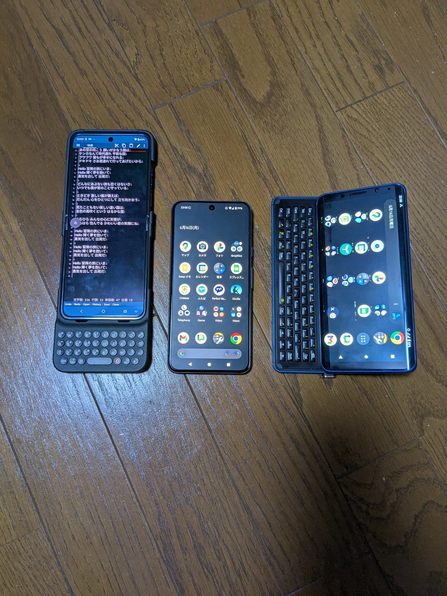 JH174941's tweet photo. 着けたまま開くとこんなカンジ
さすがにちょっと長いｗ

#Motorola
#Razr50
#Clicks https://t.co/TVYlHYje3z