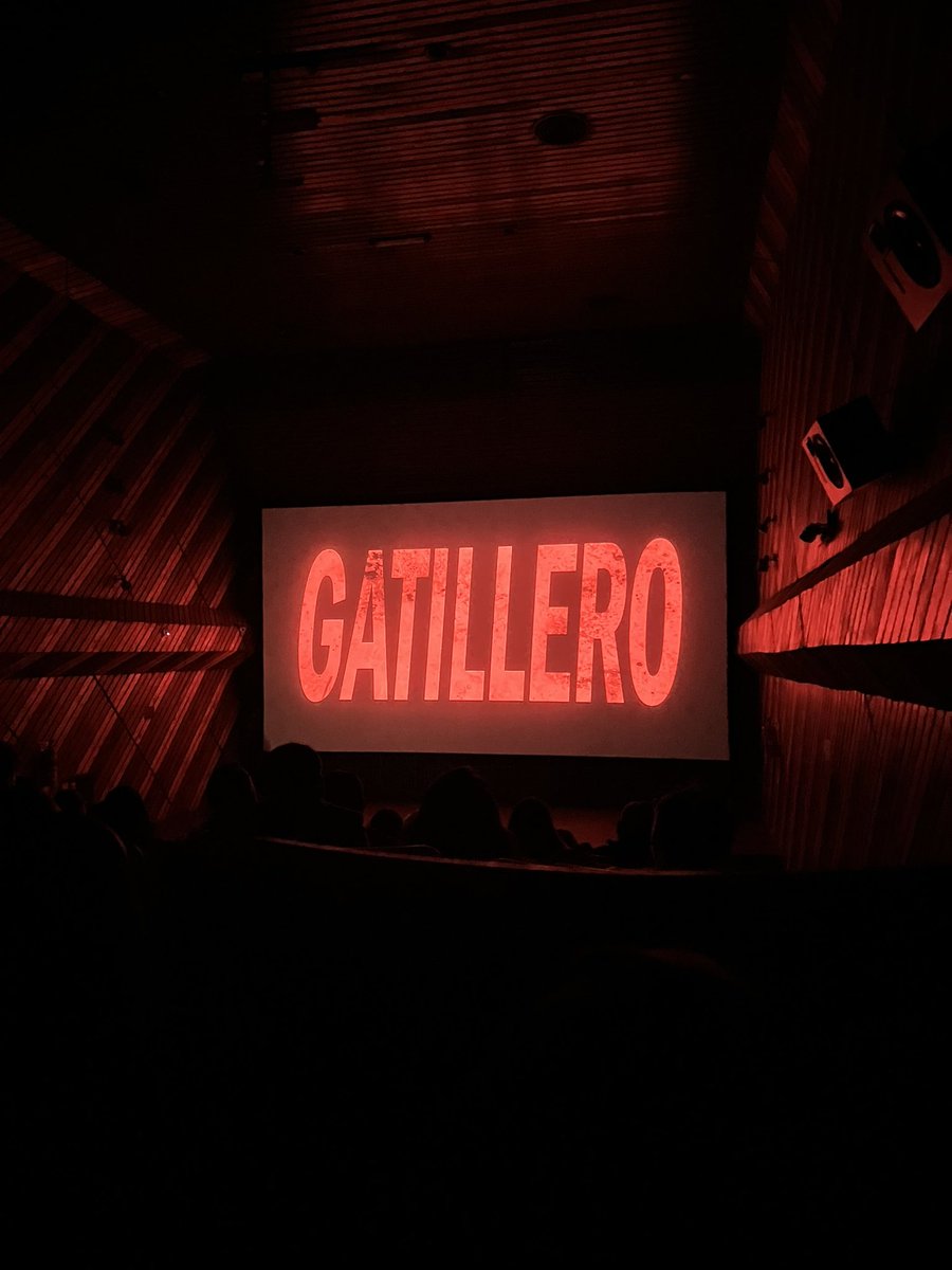 EmmaCoria_'s tweet photo. Vi por segunda vez “Gatillero” en el @CineLorca ❤️‍🩹 Y encima conocí a su director, el gran Cris Tapia Marchiori. A veces, la vida se parece bastante a una película. https://t.co/DsNGQbuzYi