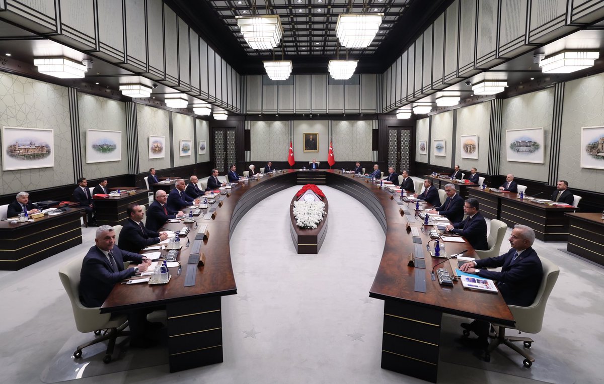 T.C. Cumhurbaşkanlığı (@tcbestepe) on Twitter photo Cumhurbaşkanlığı Kabinesi, Cumhurbaşkanımız <a href="/RTErdogan/">Recep Tayyip Erdoğan</a>’ın başkanlığında Cumhurbaşkanlığı Külliyesinde toplandı. Cumhurbaşkanlığı Kabinesi, Cumhurbaşkanımız <a href="/RTErdogan/">Recep Tayyip Erdoğan</a>’ın başkanlığında Cumhurbaşkanlığı Külliyesinde toplandı.