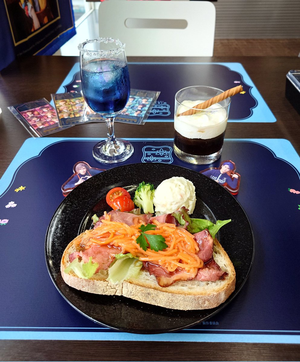 omochi_813's tweet photo. アニカフェ行ってきた🥰幸せ空間！ https://t.co/64JddEdfHk