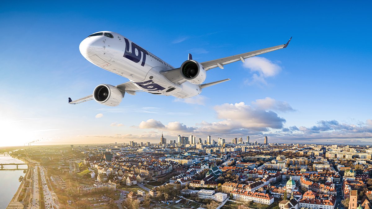 Otwiera się nowy rozdział w historii: <a href="/Airbus/">Airbus</a> dostawcą nowej floty regionalnej dla PLL LOT.✈️
 
40 nowoczesnych Airbusów A220 (wersje -100 i -300) trafi do nas latach 2027 – 2031. Umowa zawiera też opcję na dostawę kolejnych 44 maszyn.
 
#flyLOT #Airbus
