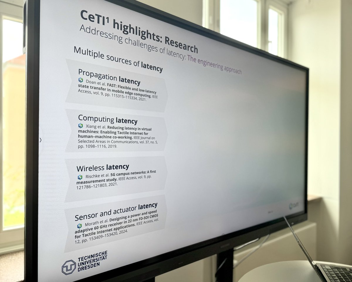 TactileInternet's tweet image. 𝗩𝗶𝘀𝗶𝘁 𝗳𝗿𝗼𝗺 #𝗭𝗘𝗜𝗦𝗦! 👋🏼
Thomas Scherübl & his colleague were given insights into our research at #CeTI, @LHub42, and @allaboutquarks #quantum lab. Shu-Chen Li, CeTI speaker, accompanied the visit.
Thank you to @ZEISS_Group!
@tudresden_de @Li_Lab_TUD #tactileinternet