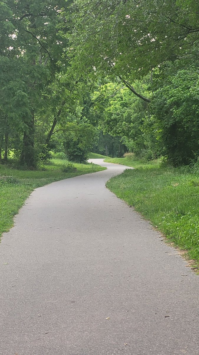Happy Monday, my friends!!

May you find peace and joy on your journey this week.

#takethebackroads