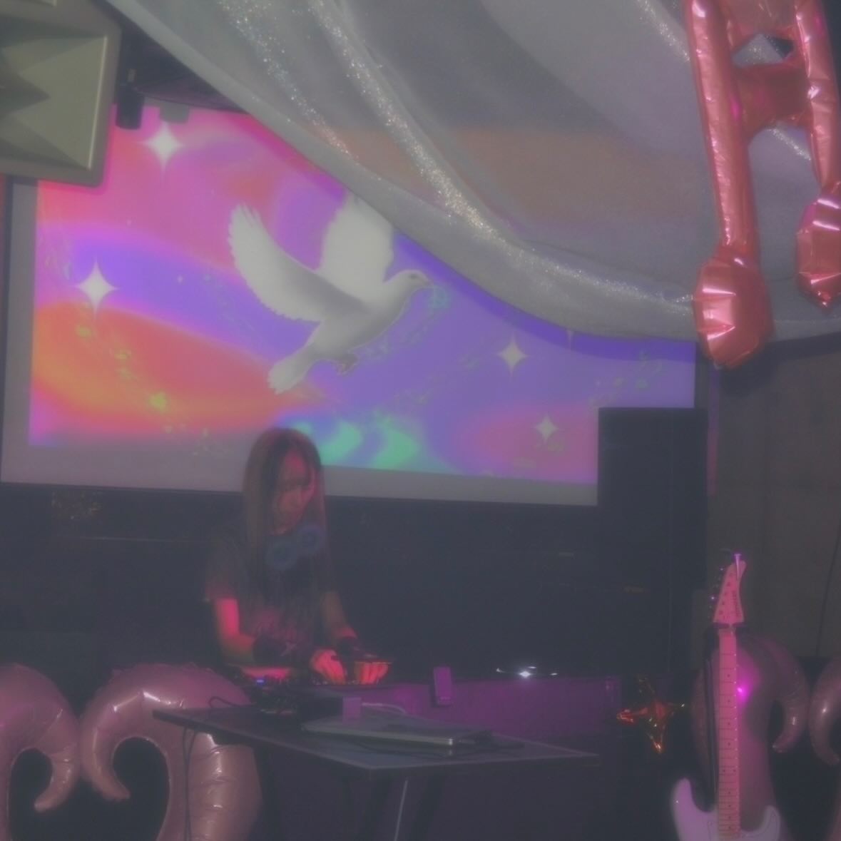 natalie_mu's tweet photo. 新代田FEVER舞台の“360°フロアライブ”にCLW、Marie Louise、FOnBA出演
https://t.co/wYcPr4x8Ob https://t.co/FudjMLcLp9