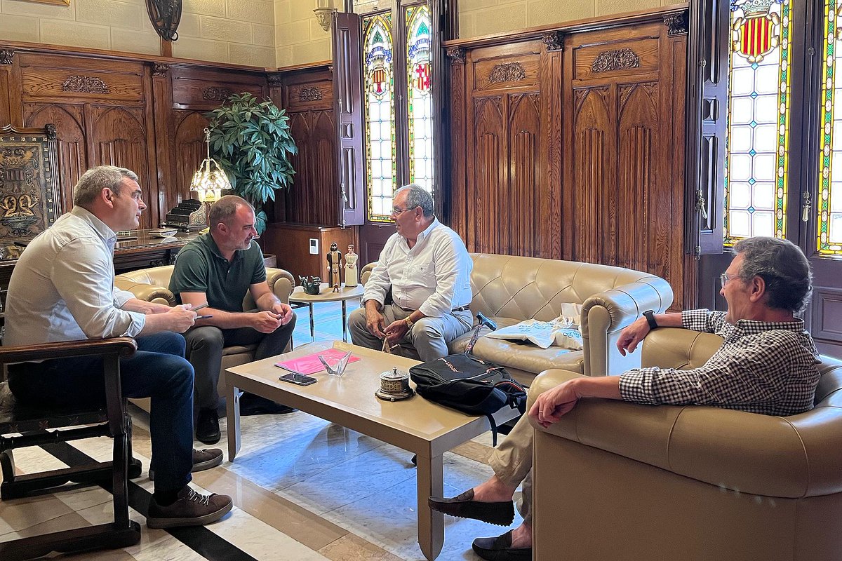 🤝L’alcalde <a href="/jordi_ballart/">Jordi Ballart Pastor</a>  i el regidor, Alberto Muñoz s’han reunit amb l’<a href="/MitjaTerrassa/">Mitja Marató Internacional de Terrassa</a> per parlar del futur de l’entitat i de les properes edicions de la Cursa Fanny Sallés, la #MitjaMarató i la Cursa Santi Centelles🏃‍♀️🏃‍♂️