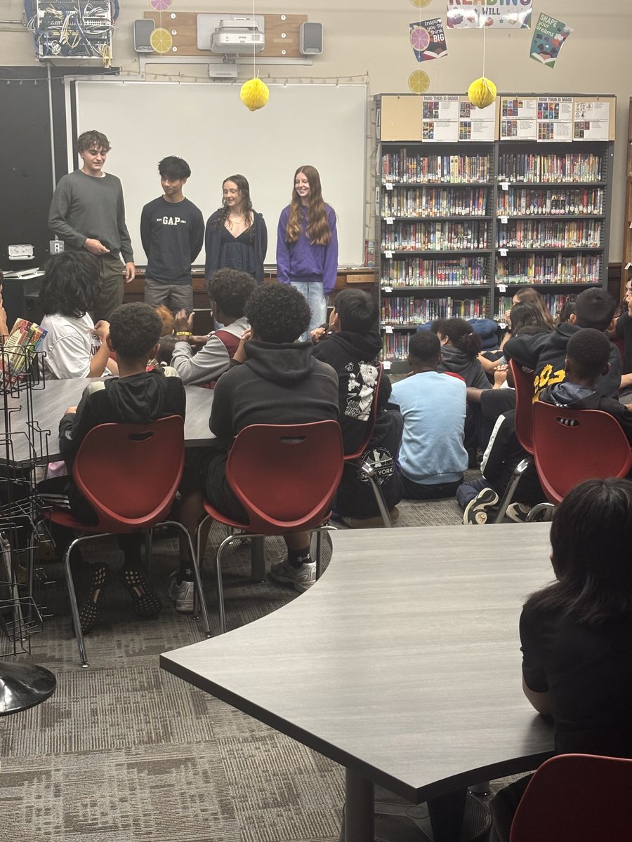 Words of wisdom from our BHS Seniors to our sixth grade. Thank you! Palabras de sabiduría de nuestros mayores de BHS a nuestro sexto grado. ¡Gracias!